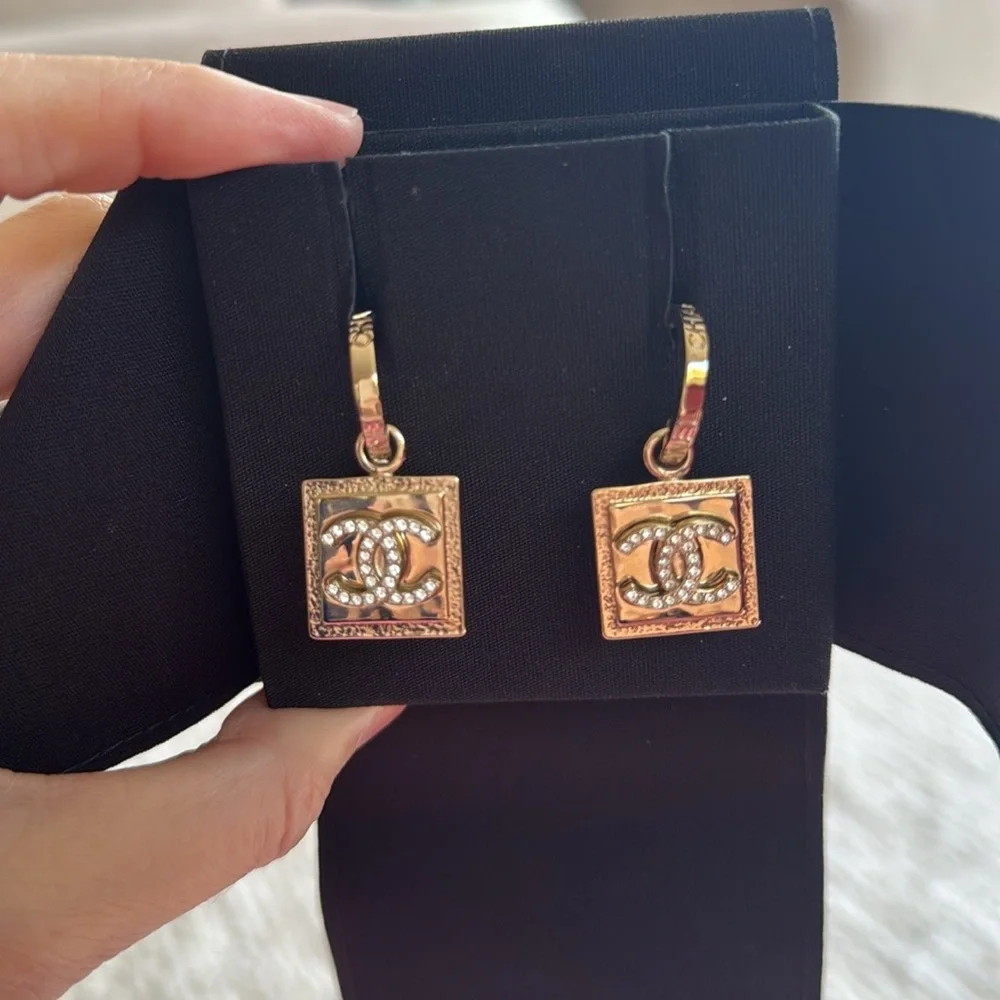 Chanel pendant double c crystal earrings